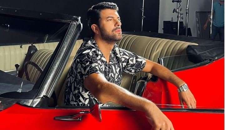 Ekranda dizisi yok ama Engin Akyürek sürekli sosyal medyanın gündeminde! 8