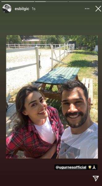 Kanunsuz Topraklar'ın umutsuz aşıklarını oynayan Uğur Güneş ve Esra Bilgiç, kamera arkasında bambaşka! 1