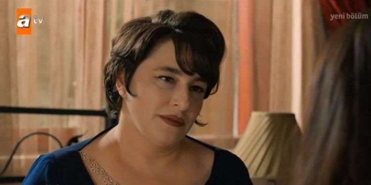 Fatmagül'ün Suçu Ne? dizisinin fettan yengesi Esra Dermancıoğlu çok şaşırtacak! 7