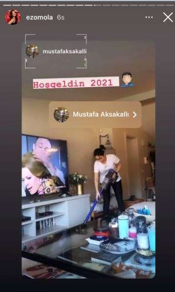 Ezgi Mola, yine Safiye'ye bağlayıp temizliğe başlayınca, sevgilisinin kamerasından kaçamadı! 9