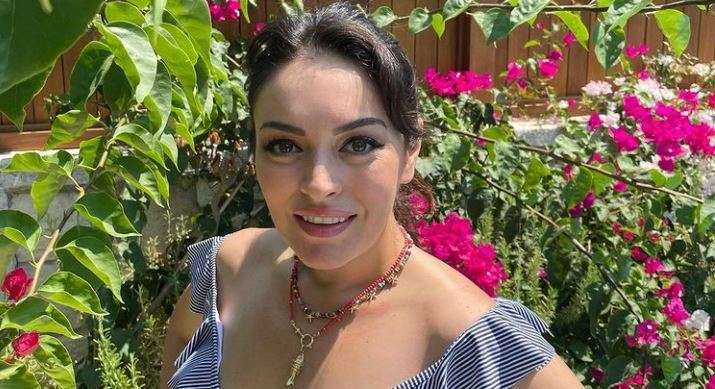 Koronavirisü yakalanan Ezgi Mola, büyük bir uyarıda bulundu! 7