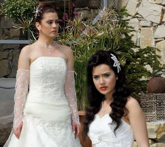 Fahriye Evcen, Gökçe Bahadır ve Neslihan Atagül’ü üne kavuşturan Yaprak Dökümü’nü özleyenlere müjde! 7 Fahriye Evcen, Gökçe Bahadır ve Neslihan Atagül’ü üne kavuşturan Yaprak Dökümü’nü özleyenlere müjde! 7