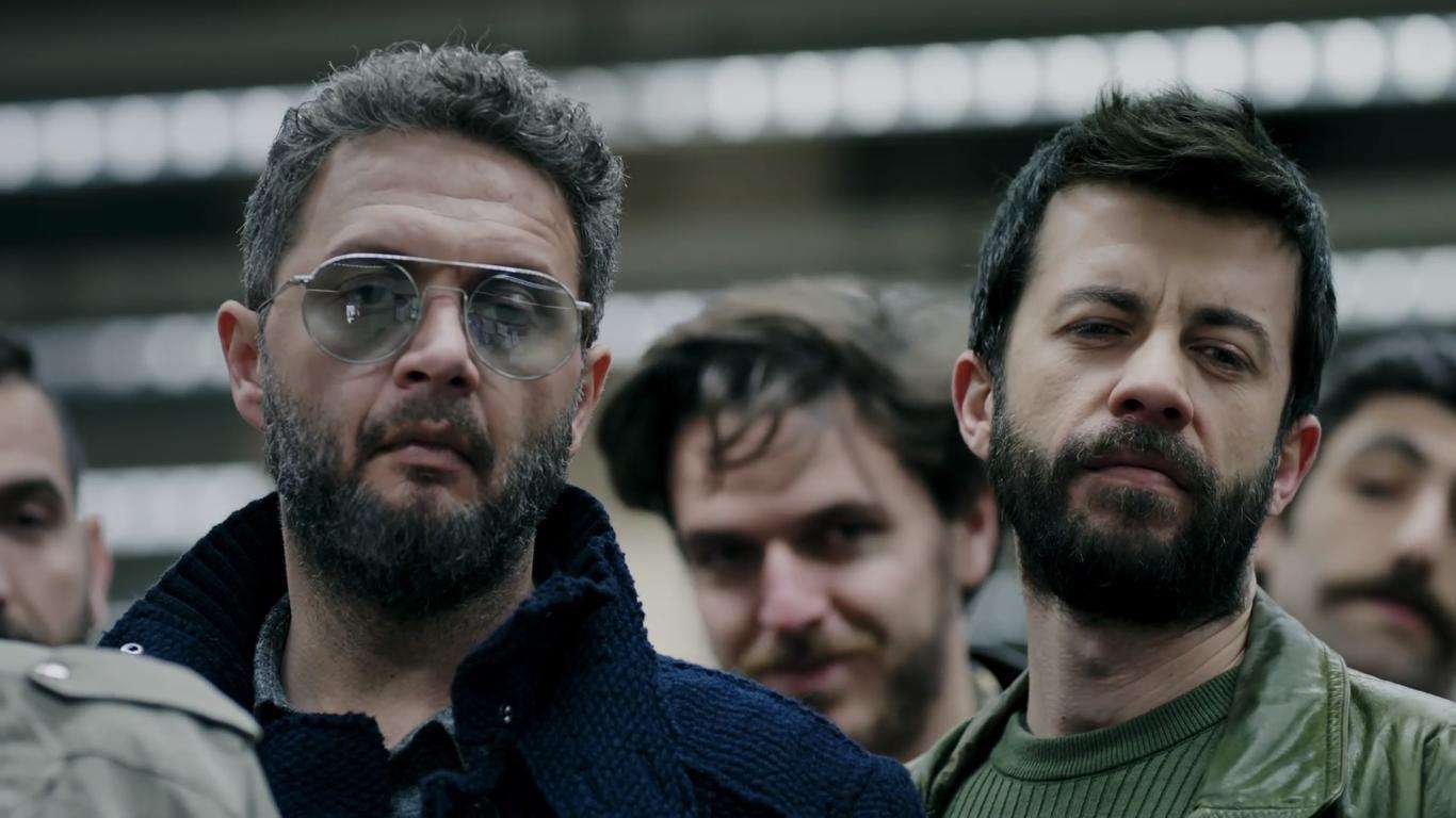 Şahsiyet'te gizemli polisi Firuz'u canlandıran Fırat Topkorur artık Alparslan'da! 7