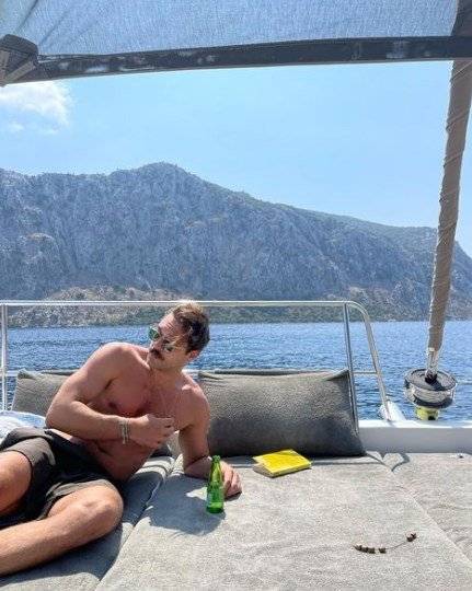 Kara Tahta dizisi final yapan Furkan Andıç soluğu bakın nerede aldı!.. 7