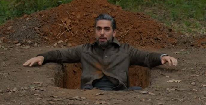 Gecenin Ucunda dizisindeki mezarlık sahnesinin perde arkası çok komik oldu! 7