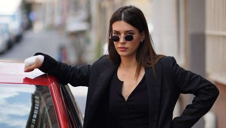 Bu sempatiklik daha çok reyting getirir! Ertan Saban ile Devrim Özkan, en aykırı ama en sempatik dizi çifti! 8