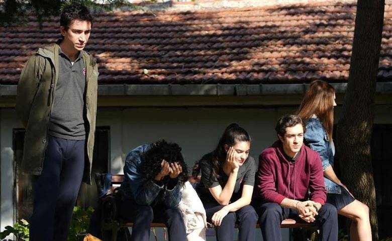 Gelsin Hayat Bildiği Gibi dizisinde Sadi ile Kıvanç karşı karşıya geldi! 7