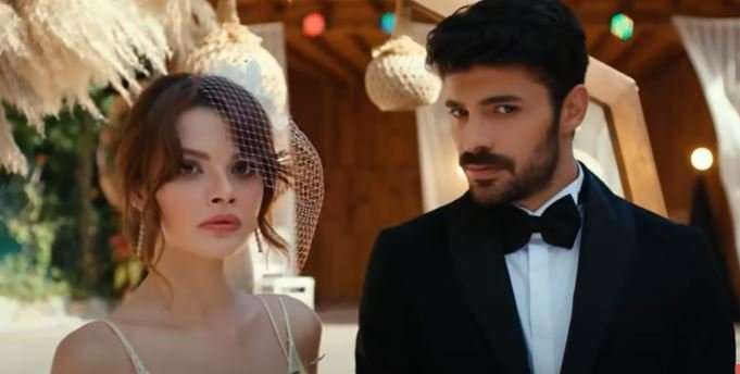 Gizli Saklı dizisi bitti ama en çok Sinem Ünsal'ın vedası dikkat çekti! 9 Gizli Saklı dizisi bitti ama en çok Sinem Ünsal'ın vedası dikkat çekti! 9