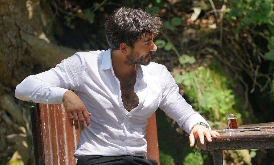Kalp Yarası'nın Ferit'i Gökhan Alkan çekimlerin yapıldığı Hatay'a büyük katkı yapıyor! 8