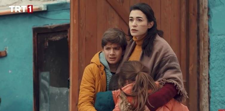 Gönül Dağı'ndan ayrılan Gülsüm Ali İlhan'a duygusal veda dizideki sürpriz isimden geldi! 9 Gönül Dağı'ndan ayrılan Gülsüm Ali İlhan'a duygusal veda dizideki sürpriz isimden geldi! 9