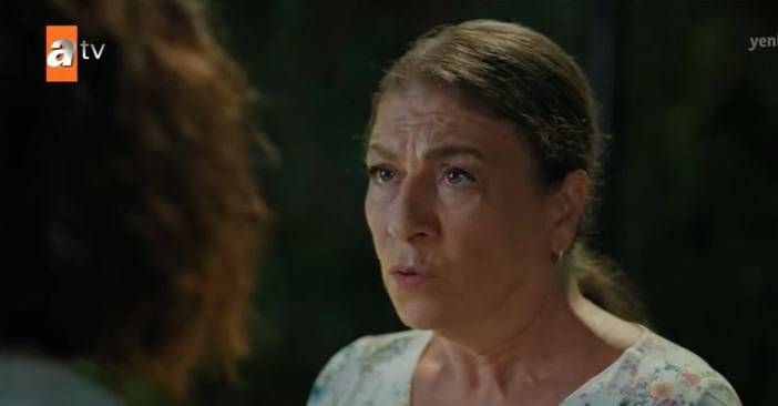 Esra Dermancıoğlu'nun bu sert hallerine aldanmayın, Bir Küçük Gün Işığı dizisinin neşesi o! 8