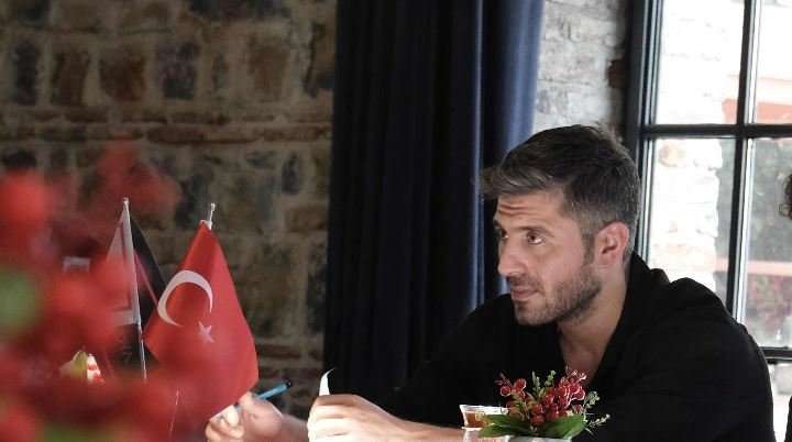 Erdal Özyağcılar'ın bir eli Üsküp'te Balkan Ninnisi'nde diğer eli İstanbul'da bir başka işte! 2