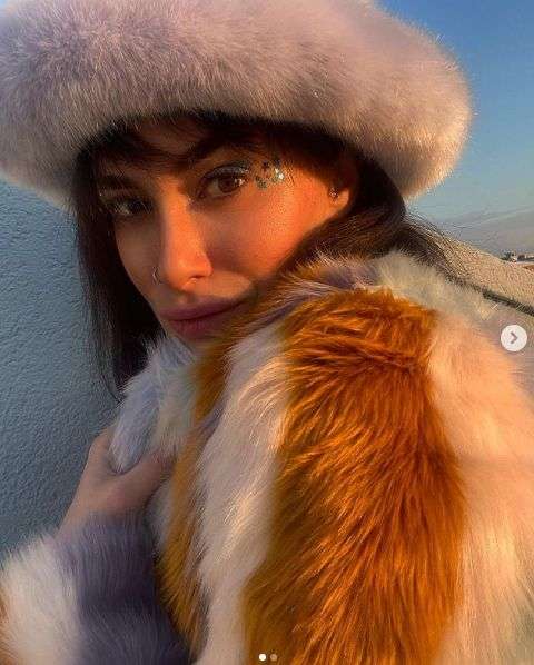 Hande Doğandemir'in rockn roll tarzı çok beğenildi!.. 8 Hande Doğandemir'in rockn roll tarzı çok beğenildi!.. 8