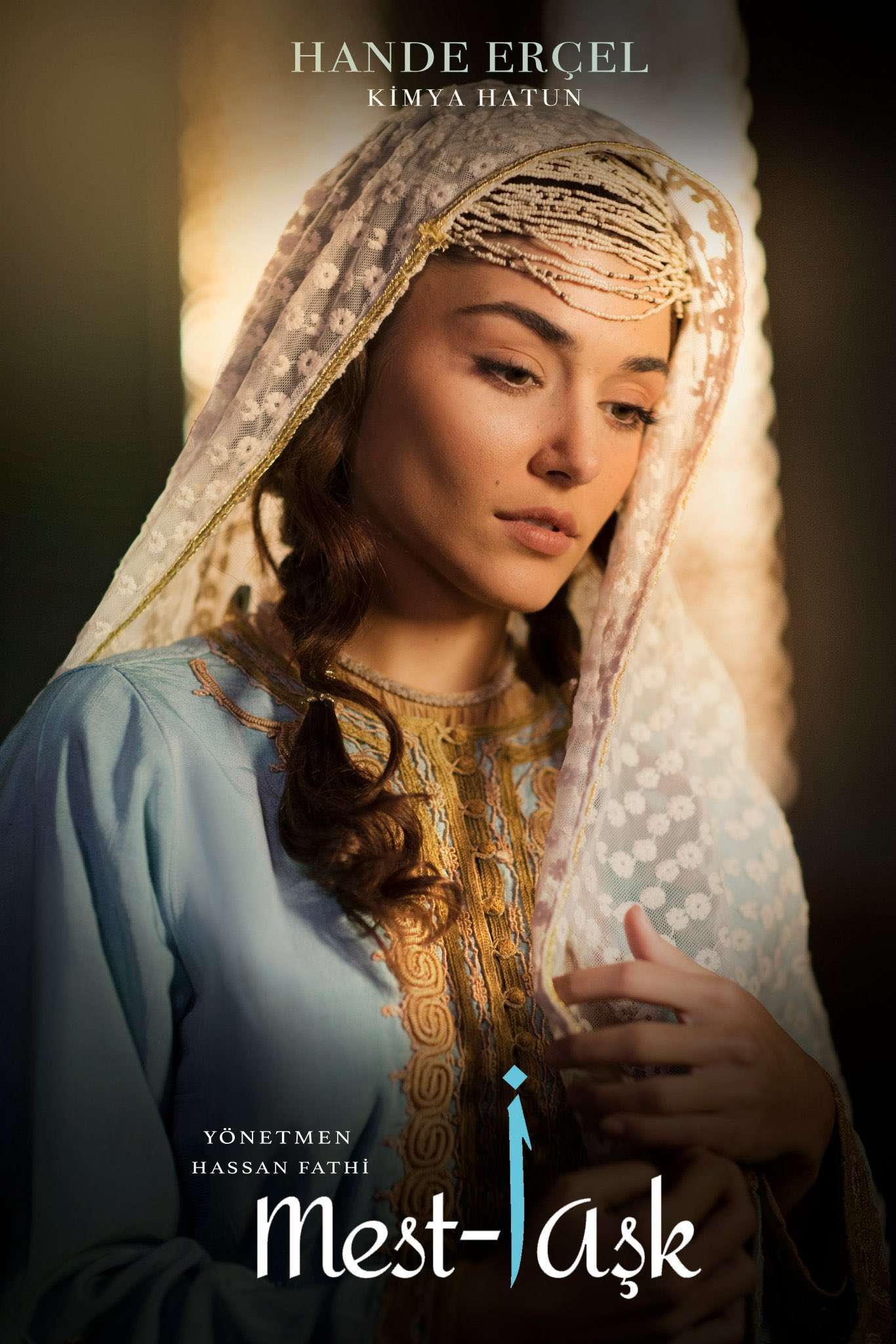 Hande Erçel kariyerinde çok büyük bir adım attı! 7