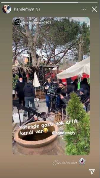Biri kamerayı kaptı, diğeri oyuna daldı! Hande Erçel ve Kerem Bürsin, sette coştu da coştu! 8