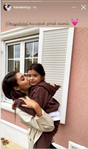 Hande Erçel ve Kerem Bürsin'den Sen Çal Kapımı oyuncusu ile sürpriz buluşma 9
