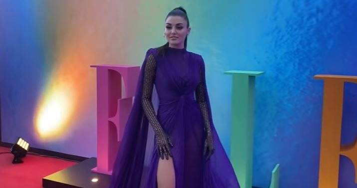 Herkes merakla bekliyor, Hande Erçel'in Disney Plus mesaisi de başladı! 7 Herkes merakla bekliyor, Hande Erçel'in Disney Plus mesaisi de başladı! 7