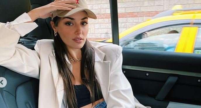 Hande Erçel'in yeni diziler için yaptığı anlaşma kariyeri için bir dönüm noktası! 1