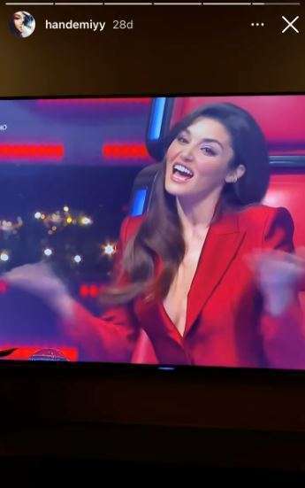 O Ses Türkiye'de herkes Hande Erçel'i izlerken, bakın o ne yapıyordu? 9