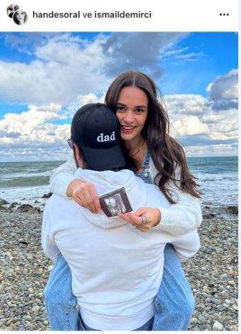 Hande Soral, anne olacağını ilginç bir pozla cümle aleme duyurdu! 9