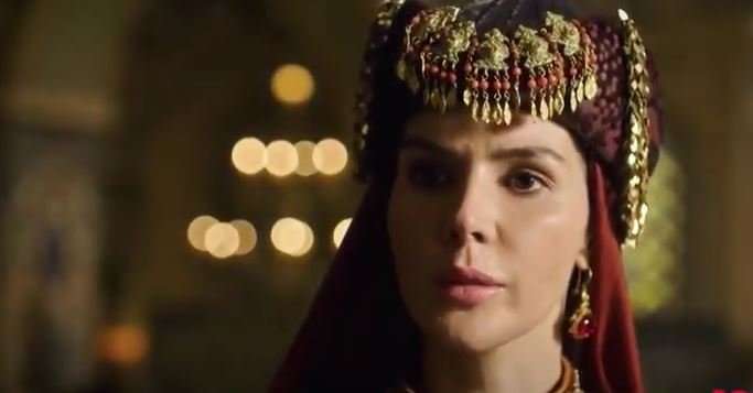 Hatice Şendil çok eleştirildi ama şimdi tam da aradığı gibi rol buldu! 7 Hatice Şendil çok eleştirildi ama şimdi tam da aradığı gibi rol buldu! 7