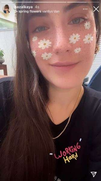 Hazal Kaya yeni filtresiyle çiçek açtı! İrem Helvacıoğlu'ndan rol arkadaşı ile sürpriz poz! Özge Özpirinçci'den özlem dolu mesaj! 32