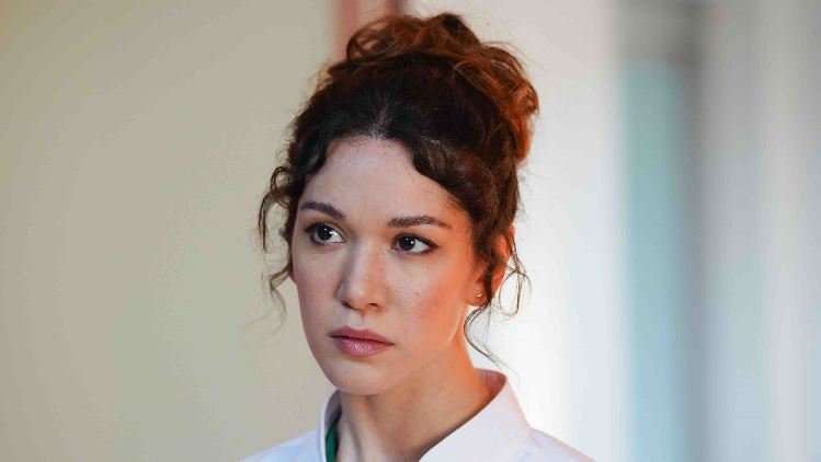 Kasaba Doktoru dizisi için Hazal Subaşı tercihi ne kadar da doğru olmuş! 7