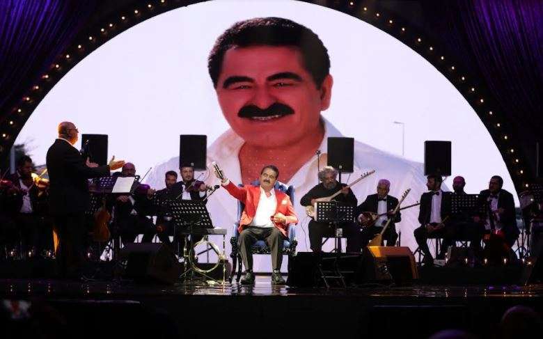 İbrahim Tatlıses, 12 yıl aradan sonra yeniden Kuruçeşme'de sevenleriyle buluştu 7