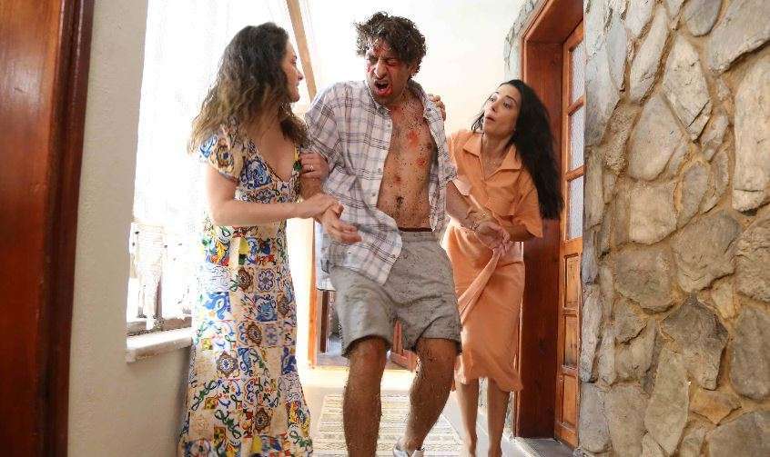 Bora Akkaş ile Özge Yağız ikilisinin İçimizden Biri dizisindeki imajları şaşkınlık yarattı! 11