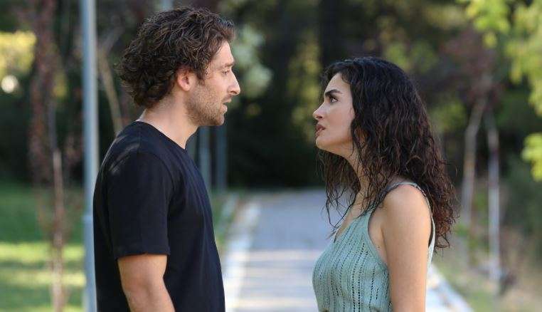 'İçimizden Biri' dizisinin 'Havva'sı Özge Yağız, partneri Bora Akkaş'ın en çok hangi özelliğini seviyor? 7