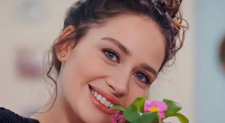Sen Çal Kapımı ve Bir Zamanlar Çukurova'dan sonra İlayda Çevik, bu sefer de Tuzak dizisini karıştıracak! 9 Sen Çal Kapımı ve Bir Zamanlar Çukurova'dan sonra İlayda Çevik, bu sefer de Tuzak dizisini karıştıracak! 9