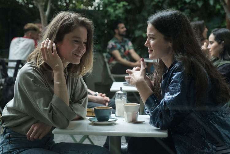 Burcu Biricik hız kesmiyor! Çok yakında yeni bir projeyle karşımıza çıkacak! 1 Burcu Biricik hız kesmiyor! Çok yakında yeni bir projeyle karşımıza çıkacak! 1