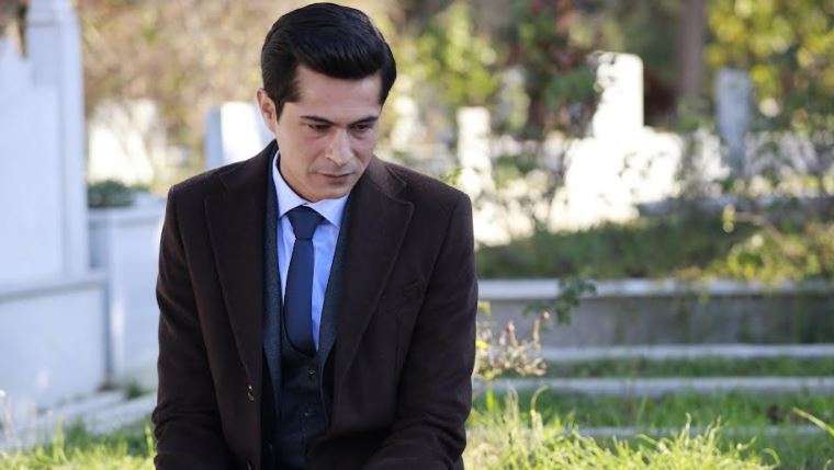 Savaş ve Barış! İsmail Hacıoğlu, Mahkum dizisinde iki büyük sorumluluk üstlendi! 8 Savaş ve Barış! İsmail Hacıoğlu, Mahkum dizisinde iki büyük sorumluluk üstlendi! 8