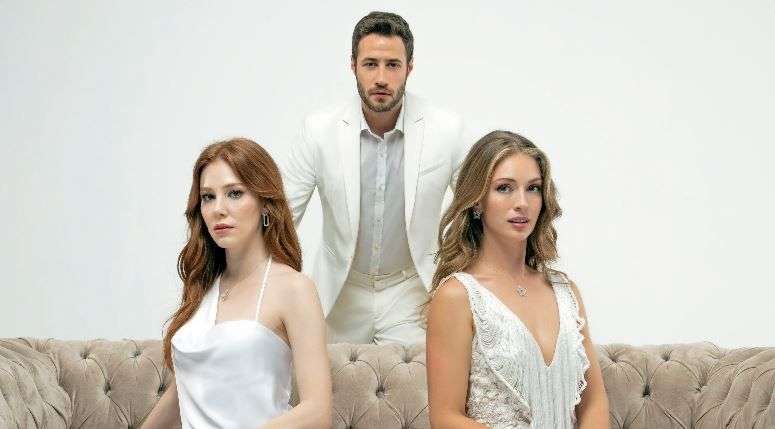 Elçin Sangu kapak kızı oldu, tarzıyla da ilginç fotoğraflar ortaya çıktı! 11
