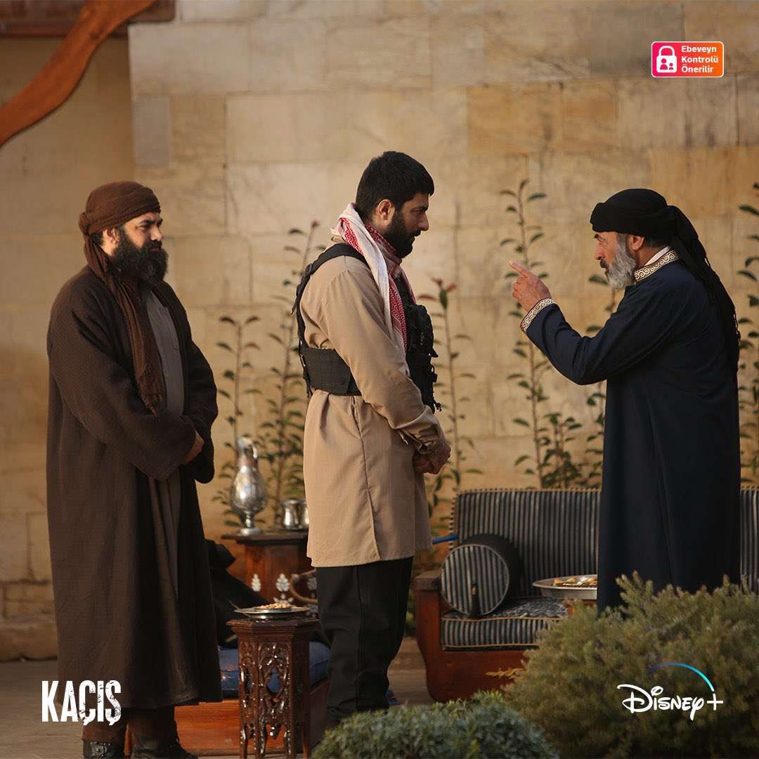 Kaçış dizisinde son bölüm için nefesler tutuldu! Engin Akyürek'in heyecanı ise bambaşka boyutta! 8 Kaçış dizisinde son bölüm için nefesler tutuldu! Engin Akyürek'in heyecanı ise bambaşka boyutta! 8