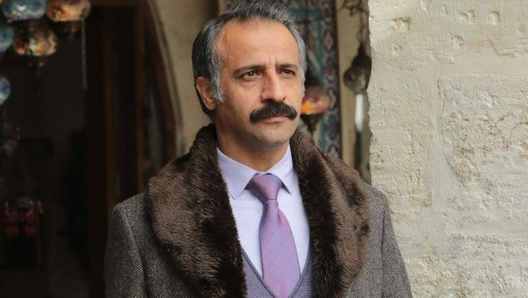 Benim Adım Melek dizisiyle parlayan Ulvi Kahyaoğlu, eski rol arkadaşı ile Fox TV'nin iddialı dizisinde buluştu! 89