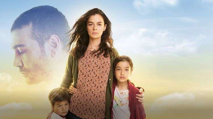 Öykü Karayel ve Akın Akınözü'nün Kaderimin Oyunu dizisi, size bir yerlerden tanıdık geldi mi? 7