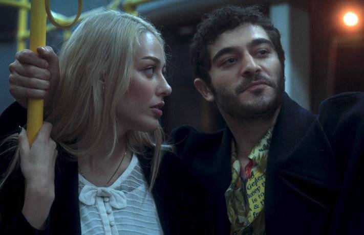 Dilan Çiçek Deniz ve Burak Deniz'in Kal filminde heyecanı yükselten görüntüler! 7