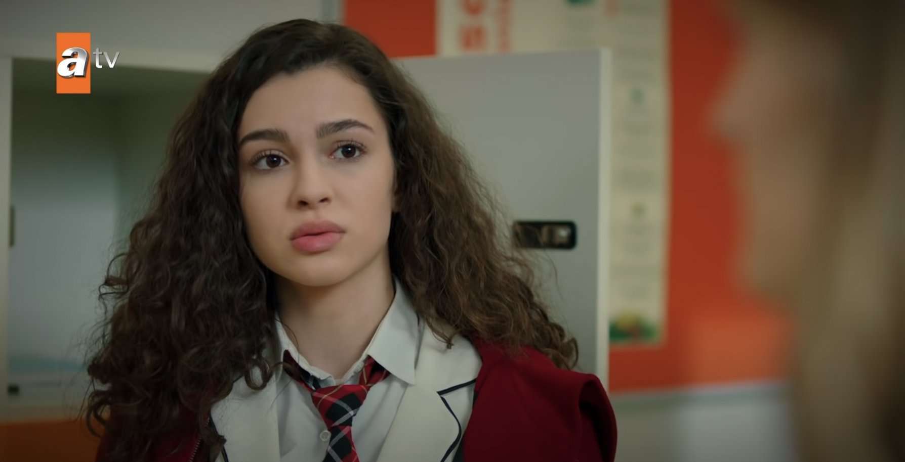 Kardeşlerim dizisinde külotlu çorap sorunu! Asiye ve Aybike'nin çorapları fanlarına dert oldu! 16
