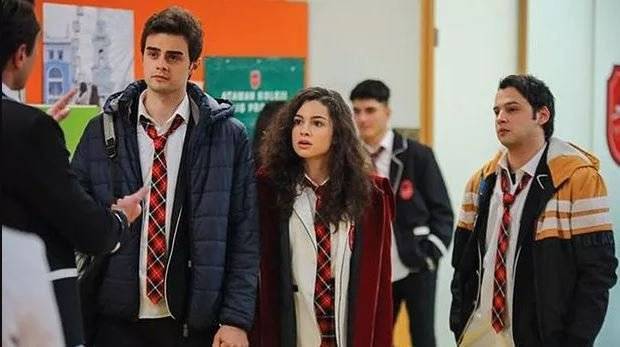 'En İyi Dizi' ödülü için heyecan dorukta! Bakın hangi diziler aday oldu? 7
