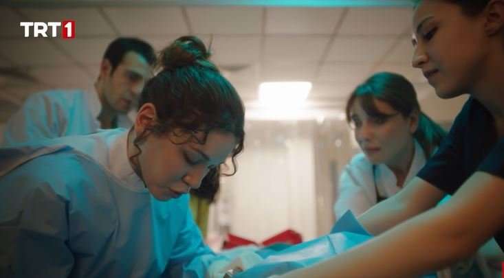 Kasaba Doktoru nasıl bir dizi? Kimler rol alıyor, hikayesi ne? 7
