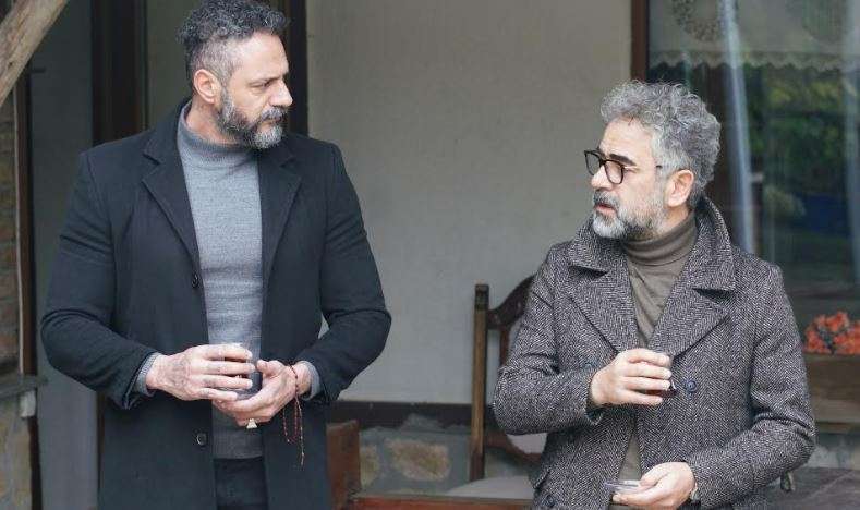 Fox TV'nin Kefaret dizisinde gizli işler çeviriyorlar! 7