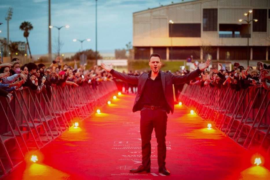 Hayranlarının aklındaki tek soru! Kerem Bürsin’in yeni projesi var mı? 7