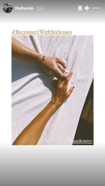 Hande Erçel ile Kerem Bürsin’in el ele tatil pozu sosyal medyayı yaktı! 9 Hande Erçel ile Kerem Bürsin’in el ele tatil pozu sosyal medyayı yaktı! 9