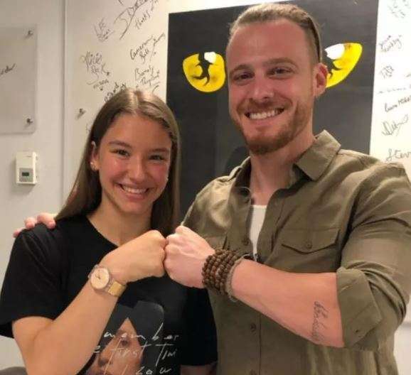 Yakışıklı oyuncu Kerem Bürsin’den kadın hakları ile ilgili çarpıcı açıklamalar! 9