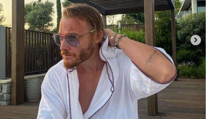 Hande Erçel ve Kerem Bürsin diziden sonra kendilerine yeni rota çizdi! 8
