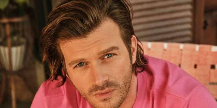Kral Kaybederse'nin güçlü adaylarından İbrahim Çelikkol yeni projesini seçti! Peki şimdi ne olacak? 20
