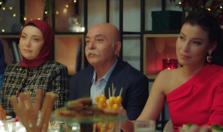 Kızılcık Şerbeti dizisinde herkesin beklediği Kıvılcım ile Ömer yakınlaşması heyecan yaptıracak 7
