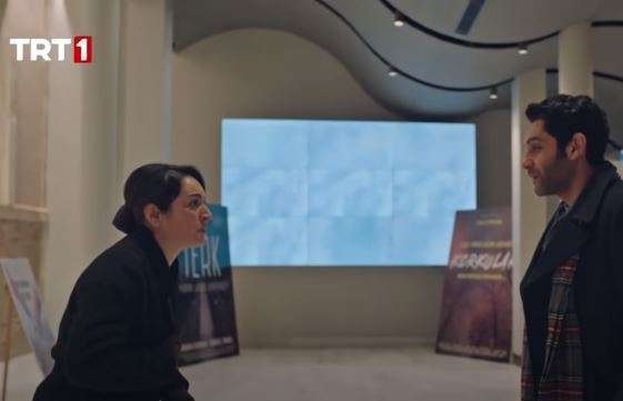Masumlar Apartmanı dizisinin sinema sahnesindeki sürpriz afişleri gördünüz mü? Ezgi Mola'nın annesi bile vardı! 11