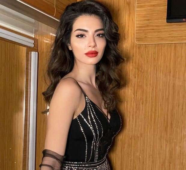 Eleştirilerin hedefi olan Farah Zeynep Abdullah ve Hazal Kaya'ya Melisa Aslı Pamuk koruması! 7 Eleştirilerin hedefi olan Farah Zeynep Abdullah ve Hazal Kaya'ya Melisa Aslı Pamuk koruması! 7